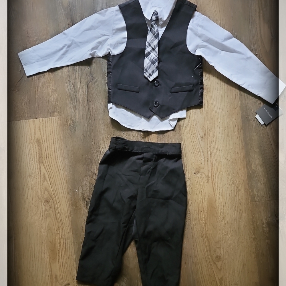 Van Heusen 24 Month 4 Piece Set Suit NWT